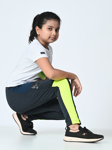 Girls High - Rise Colour - Blocked Ankle length Tights - RueCollections